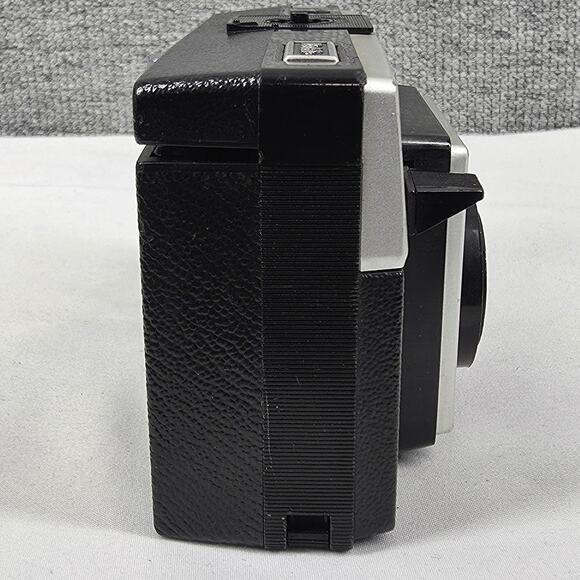 KODAK INSTAMATIC X-15 VINTAGE 126 FILM CAMERA, WINDS & SNAPS, TESTED WORKING - Picture 3 of 9